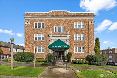 Photo of 301 N Tacoma Avenue #3, Tacoma, WA 98403 (MLS # 2487525)