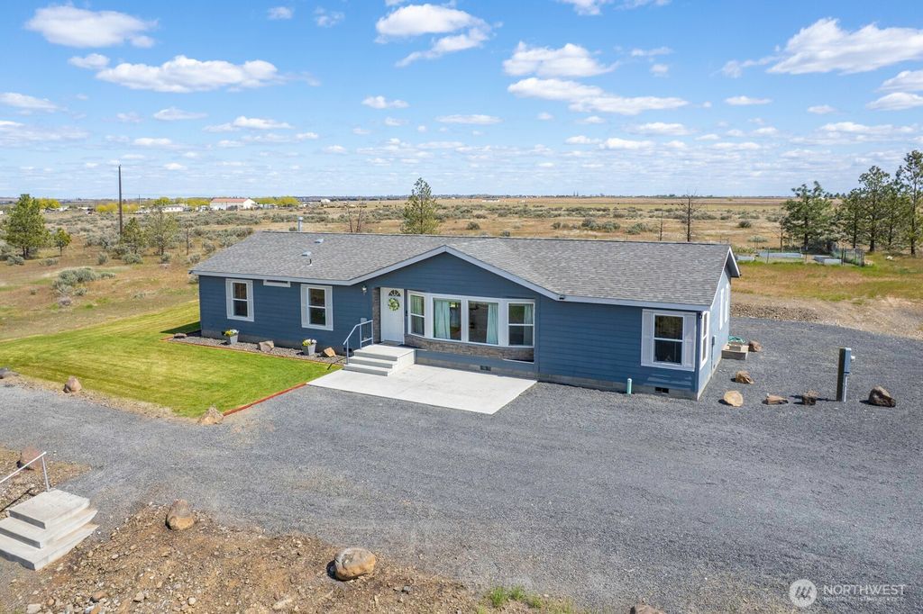 Photo of 9631 Road H NW, Ephrata, WA 98823 (MLS # 2510164)