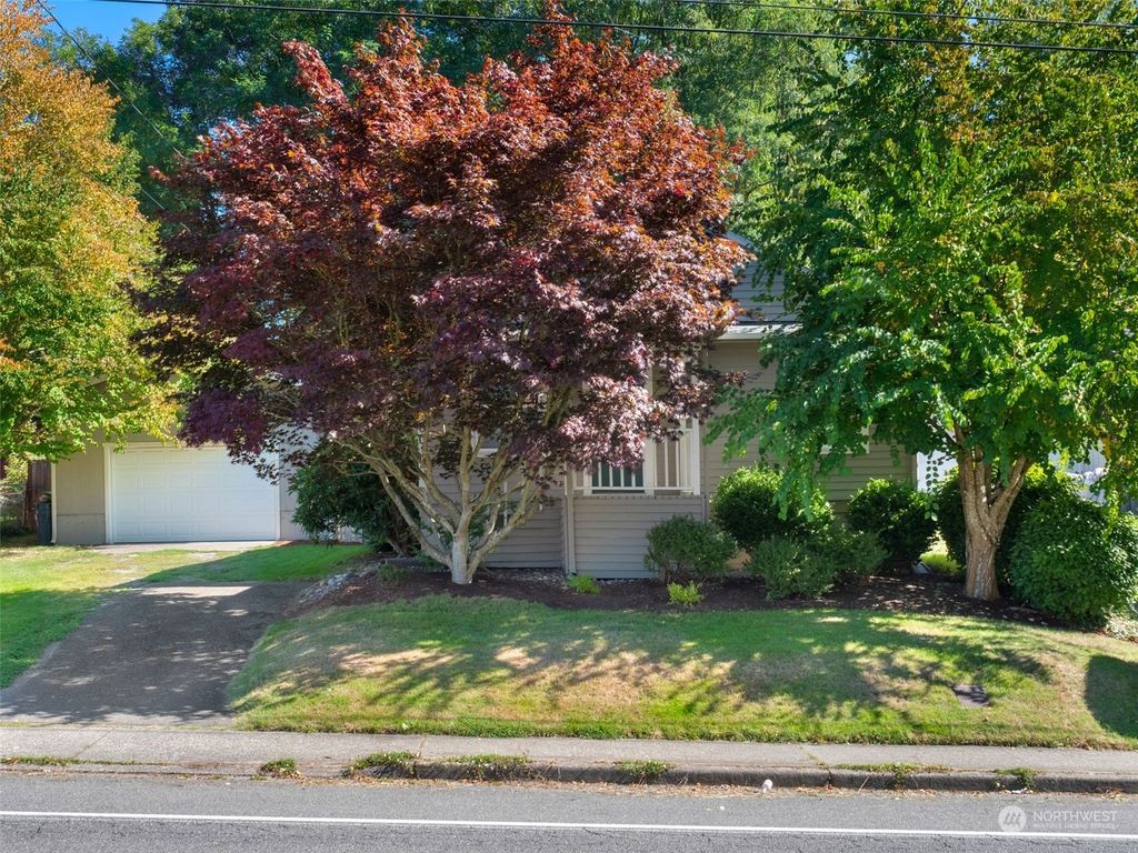 Photo of 10012 26th Avenue SW, Seattle, WA 98146 (MLS # 2295288)