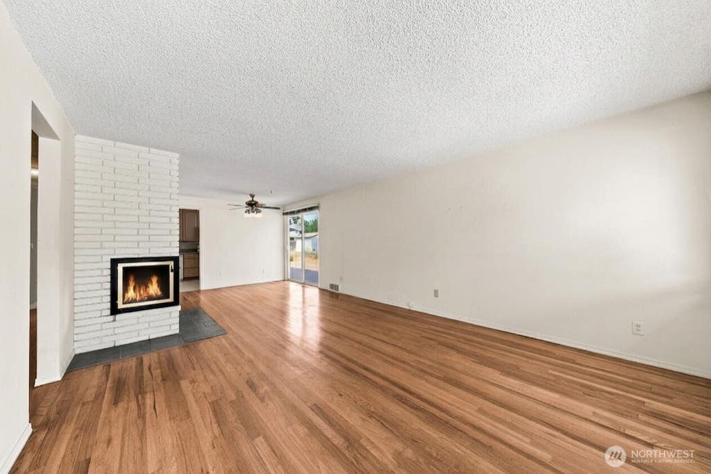 Photo of 1111 Pierce Avenue NE, Renton, WA 98056 (MLS # 2566716)