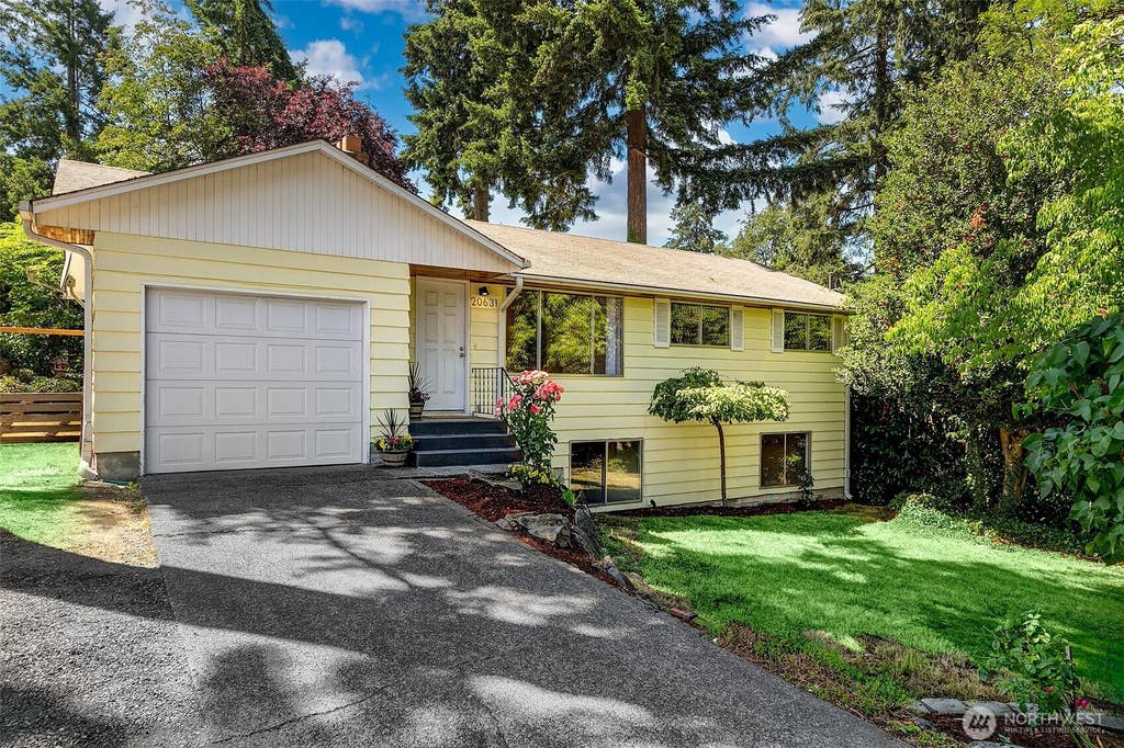 Photo of 20631 2nd Avenue S, Des Moines, WA 98198 (MLS # 2550307)