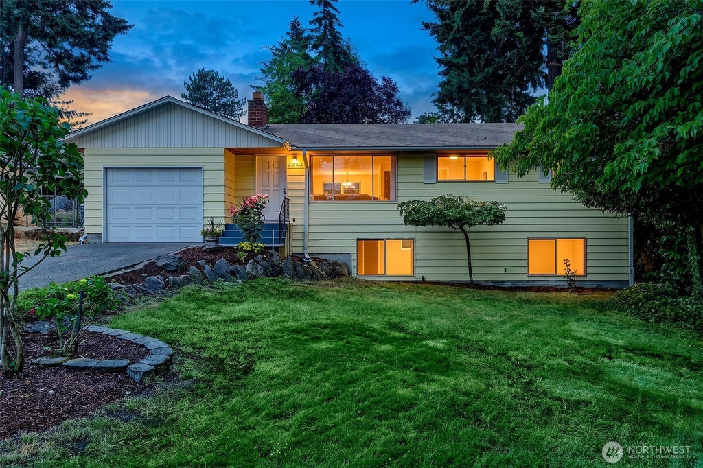 Photo of 20631 2nd Avenue S, Des Moines, WA 98198 (MLS # 2550307)