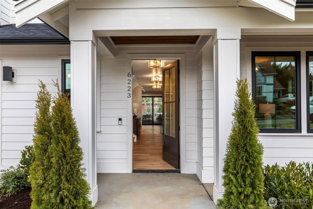 Photo of 6223 43rd Avenue NE, Seattle, WA 98115 (MLS # 2482524)