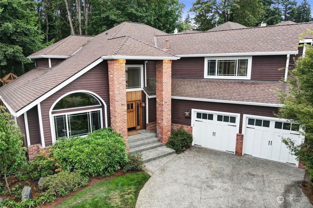 Photo of 15005 86th Avenue NE, Kenmore, WA 98028 (MLS # 2147836)