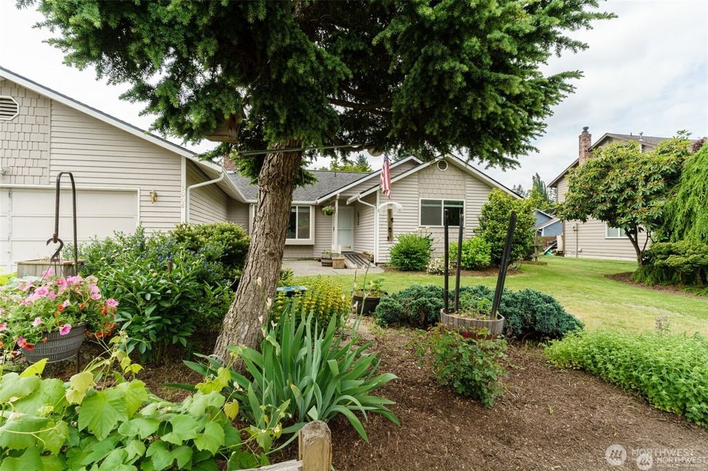 Photo of 5008 138th Street NE, Marysville, WA 98271 (MLS # 2397134)