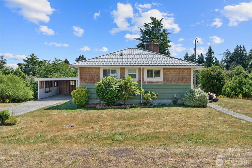 Photo of 16604 11th Avenue SW, Burien, WA 98166 (MLS # 2525578)