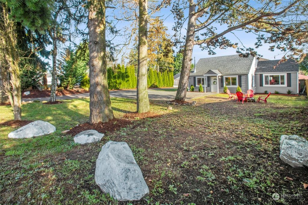 Photo of 13618 Military Road S, Burien, WA 98168 (MLS # 2315781)
