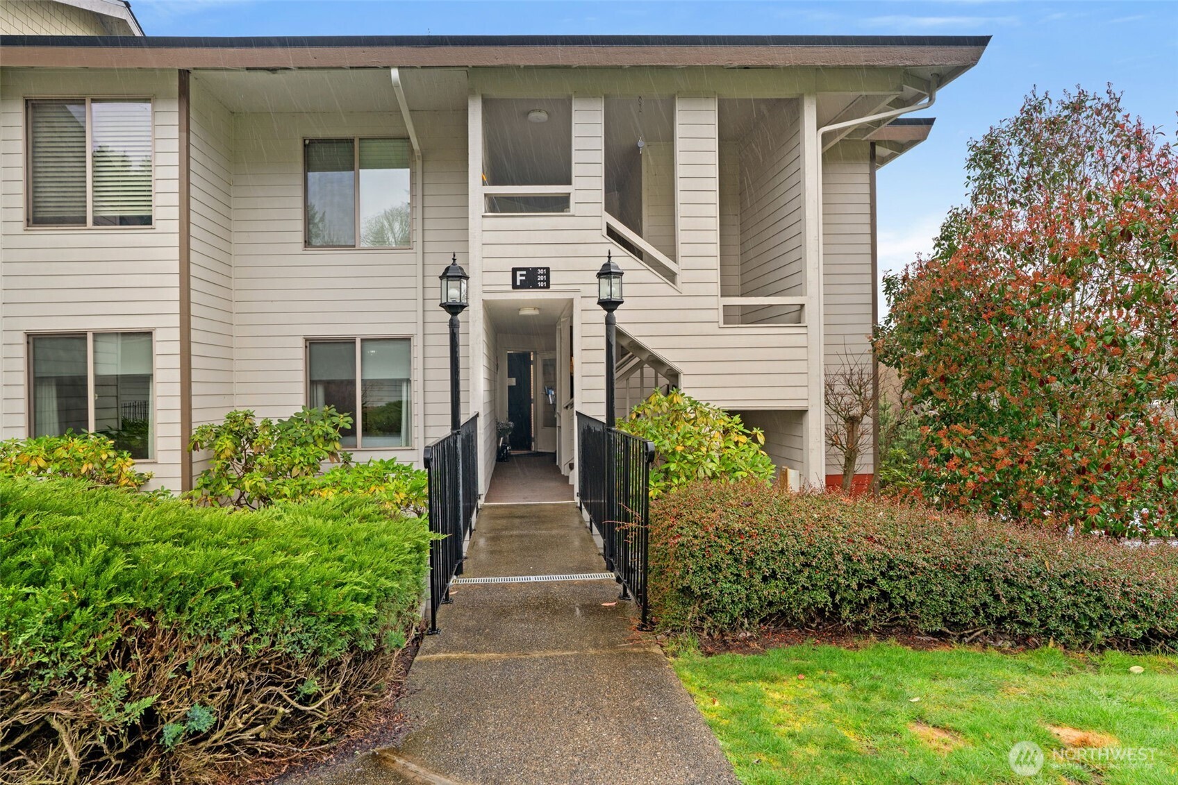 23409 Lakeview Drive F201