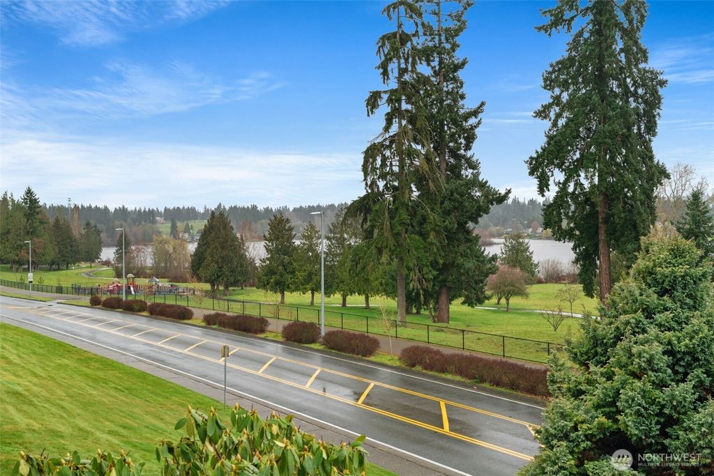 Photo of 23409 Lakeview Drive #F201, Mountlake Terrace, WA 98043 (MLS # 2490149)