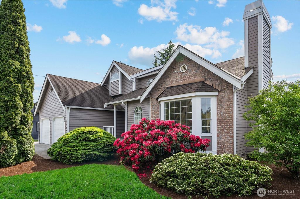 Photo of 19653 104th Avenue SE, Renton, WA 98055 (MLS # 2371860)