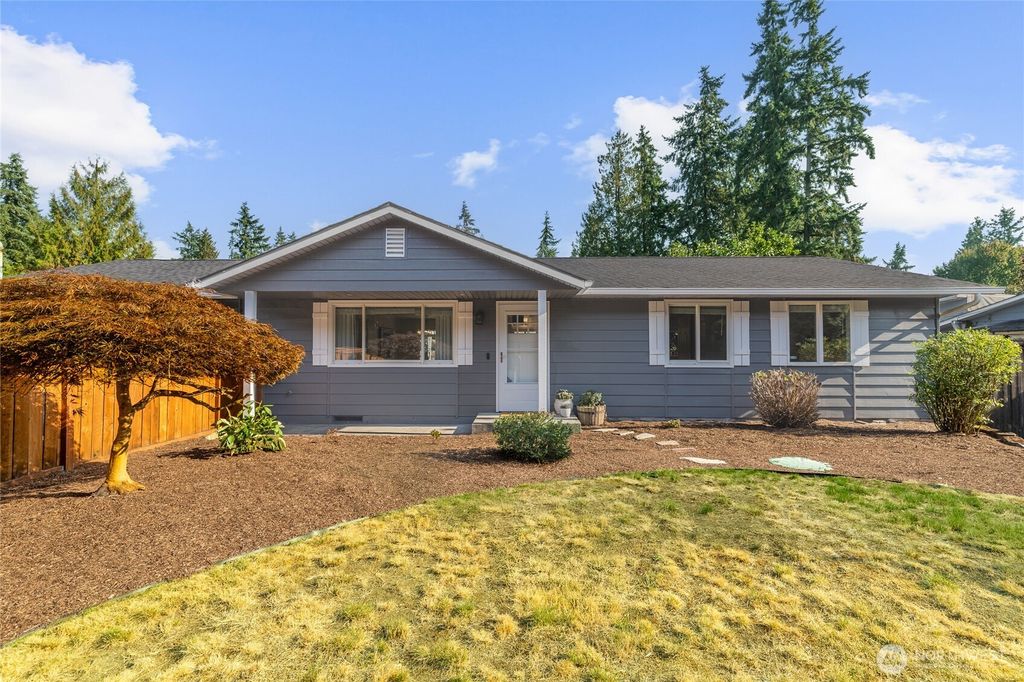 Photo of 22213 Locust Way, Lynnwood, WA 98036 (MLS # 2437325)