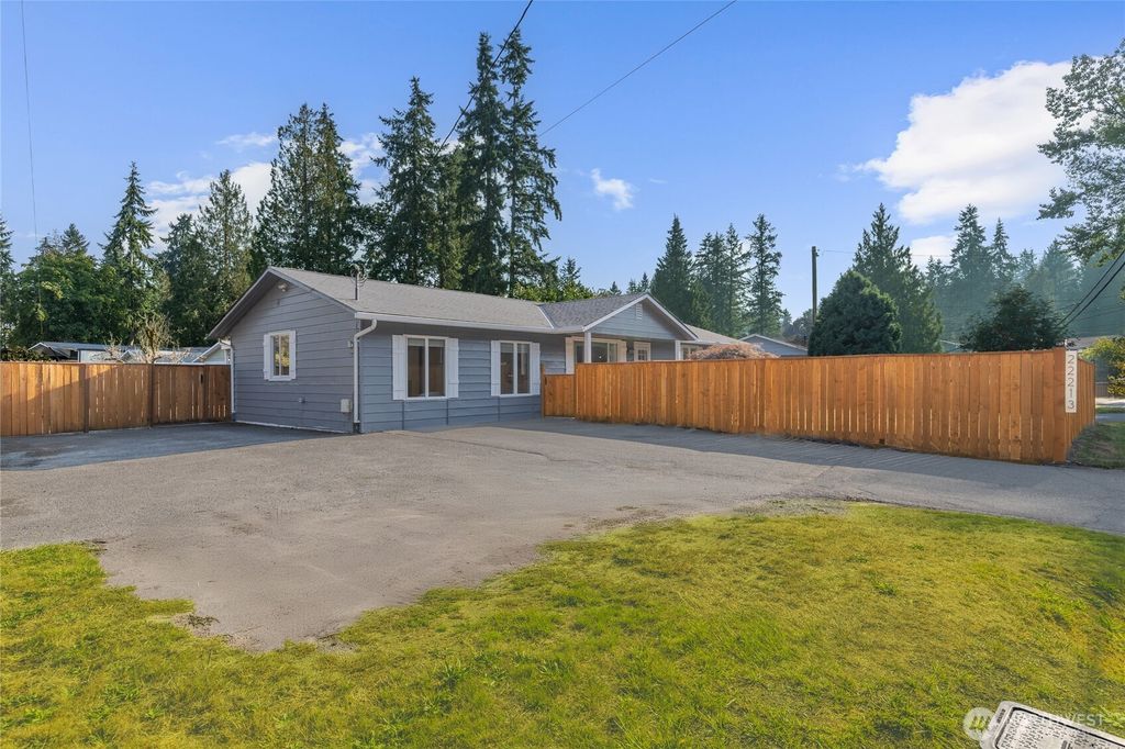 Photo of 22213 Locust Way, Lynnwood, WA 98036 (MLS # 2437325)