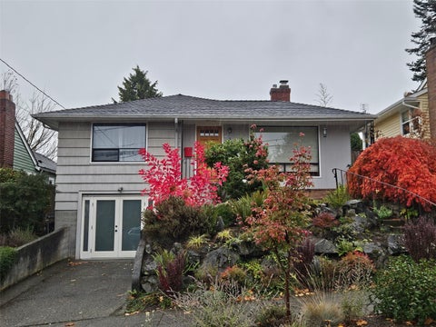 Photo of 339 N 79th Street, Seattle, WA 98103 (MLS # 2599871)