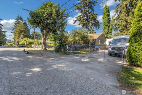 Photo of 3009 D Street SE, Auburn, WA 98002 (MLS # 2539817)