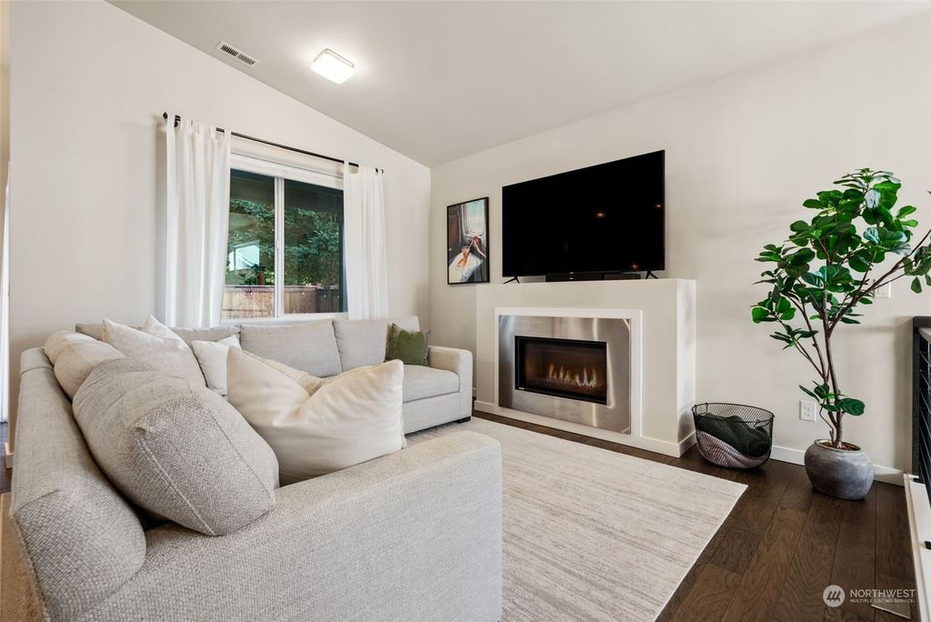 Photo of 3712 146th Street SW, Lynnwood, WA 98087 (MLS # 2287938)