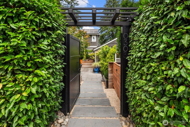 10303 15th Avenue NE