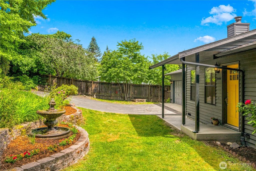 Photo of 21401 52nd Avenue SE, Woodinville, WA 98072 (MLS # 2540984)