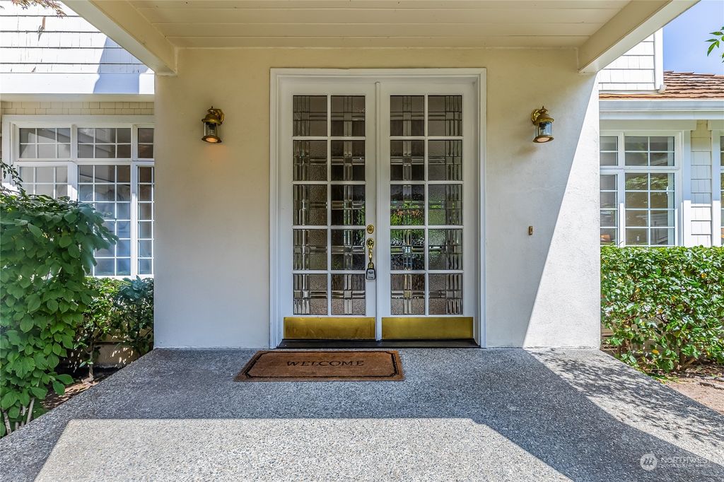 Photo of 18508 NW Montreux Drive, Issaquah, WA 98027 (MLS # 2134808)