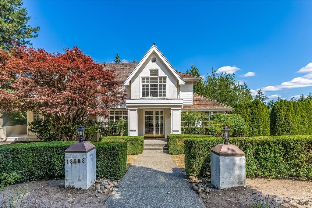 Photo of 18508 NW Montreux Drive, Issaquah, WA 98027 (MLS # 2134808)