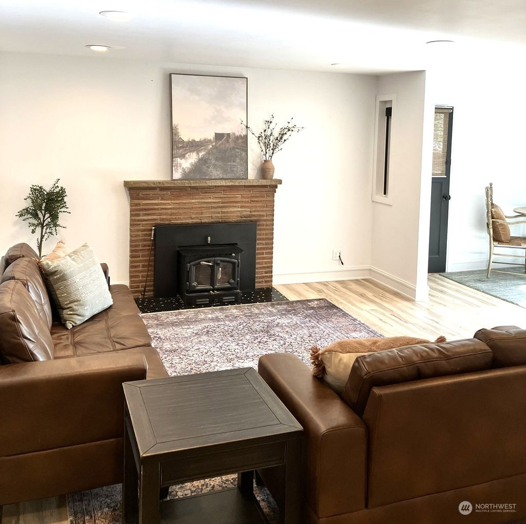 Photo of 8847 Wallingford Avenue N, Seattle, WA 98103 (MLS # 2305815)