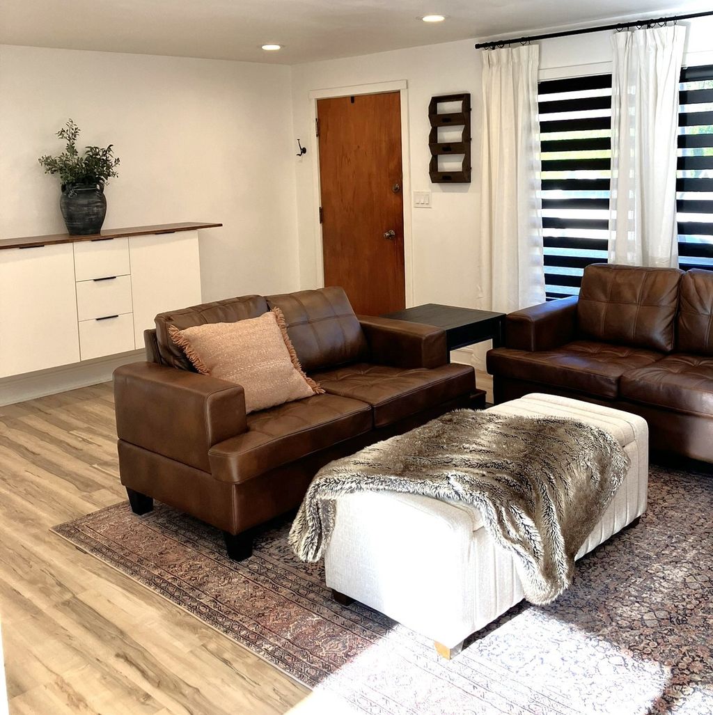 Photo of 8847 Wallingford Avenue N, Seattle, WA 98103 (MLS # 2305815)