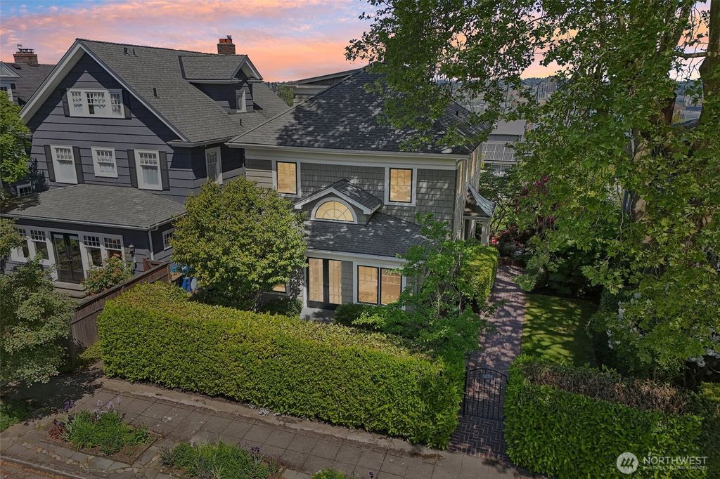 Photo of 1238 E Newton Street, Seattle, WA 98102 (MLS # 2368455)
