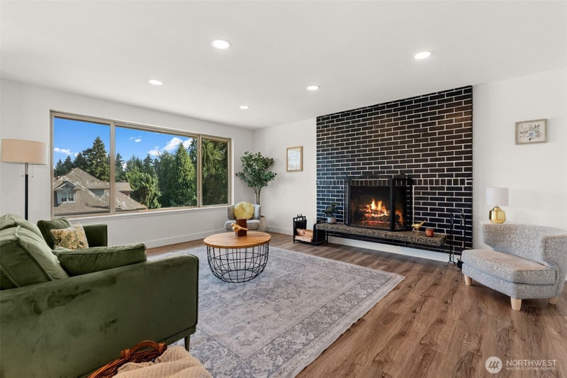 1414 Woodside Drive