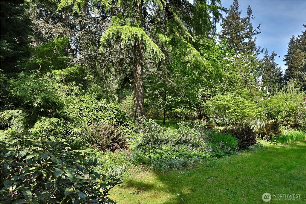 Photo of 0 NHN Harper Street, Clinton, WA 98236 (MLS # 2517964)