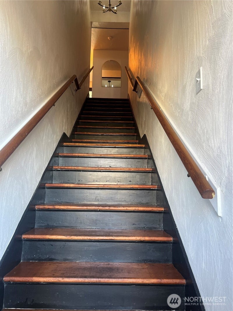 703 W Railroad