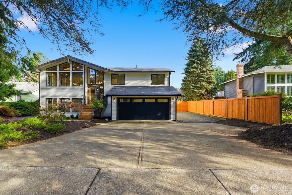 Photo of 9110 122nd Place SE, Newcastle, WA 98056 (MLS # 2553119)
