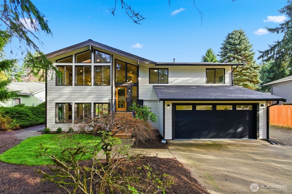 Photo of 9110 122nd Place SE, Newcastle, WA 98056 (MLS # 2553119)