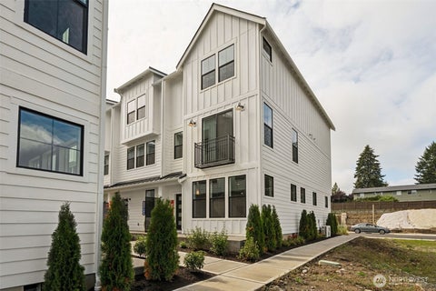 Photo of 12064 127th Avenue E, Puyallup, WA 98374 (MLS # 2581186)