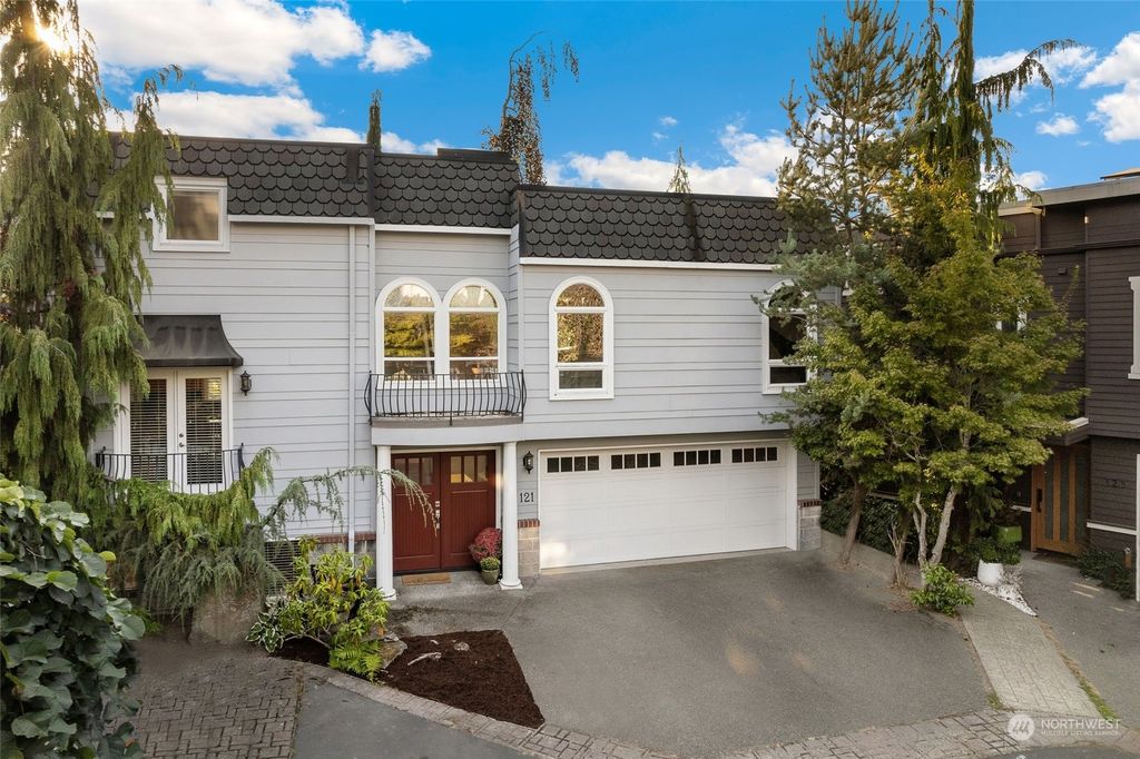 Photo of 121 6th Court, Kirkland, WA 98033 (MLS # 2032459)