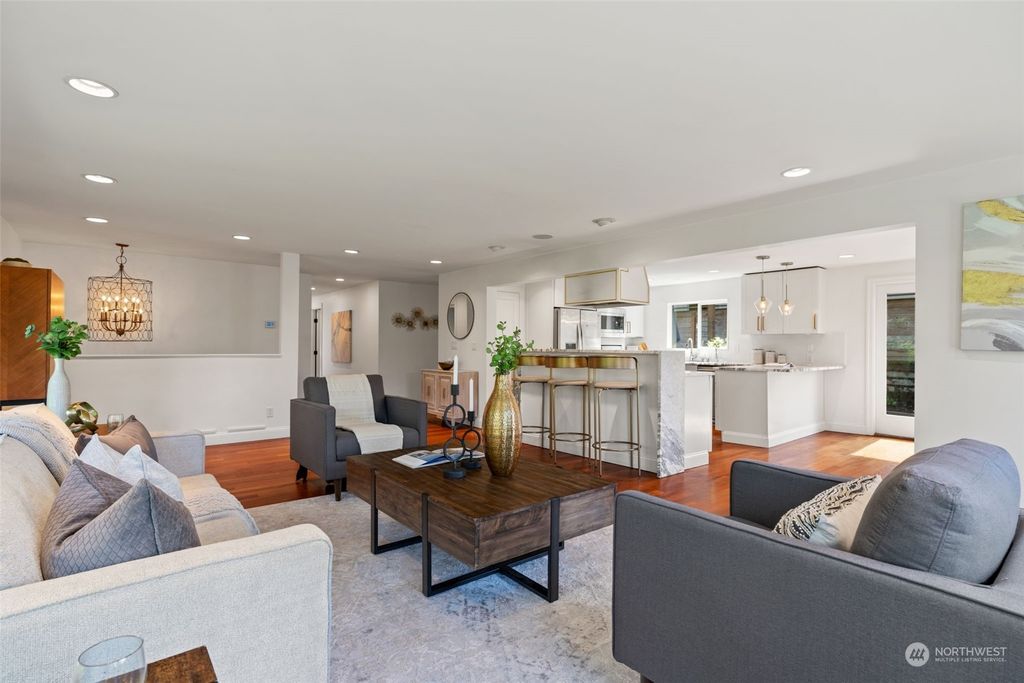 Photo of 6103 SE 22nd Street, Mercer Island, WA 98040 (MLS # 2252233)