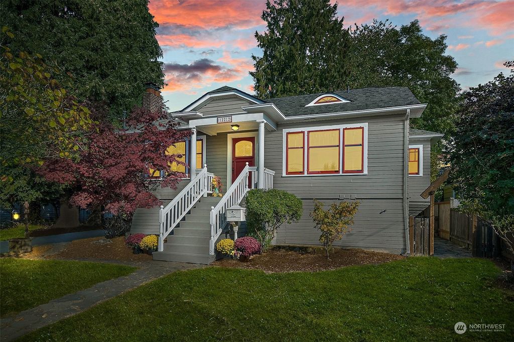Photo of 12212 Phinney Avenue N, Seattle, WA 98133 (MLS # 2009704)