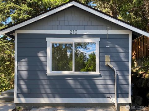 210 S 173rd Place 1 Burien WA 98148