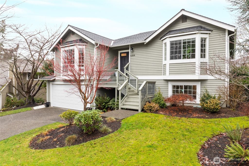 Photo of 6304 110th Avenue NE, Kirkland, WA 98033 (MLS # 2495131)