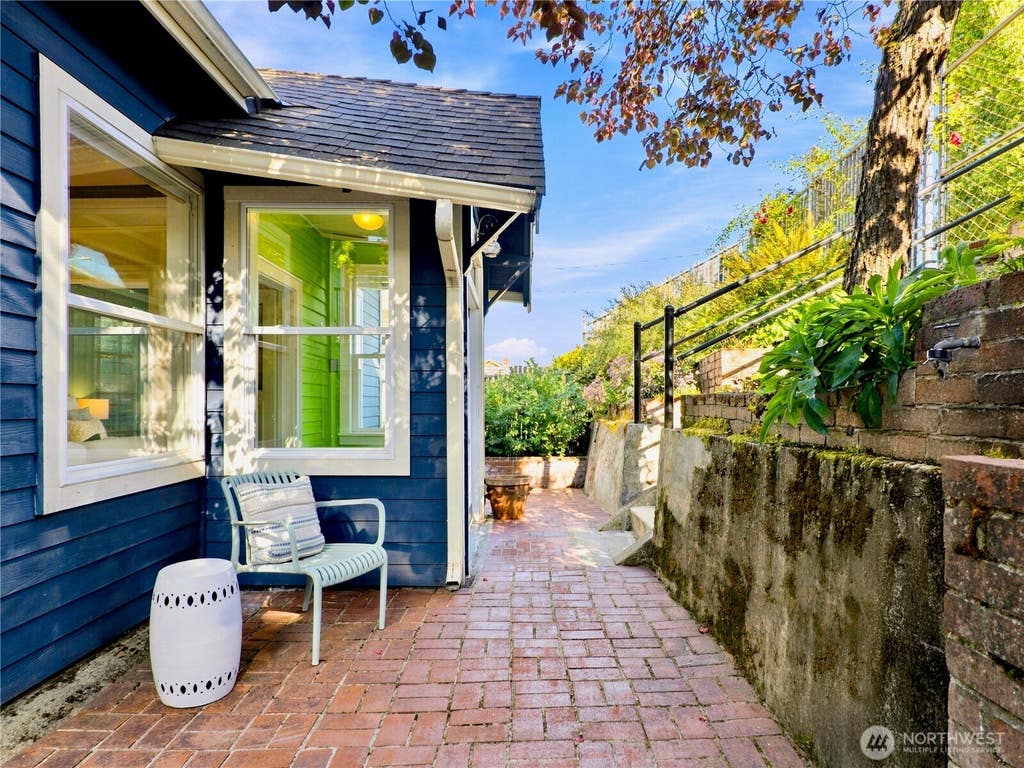 Photo of 1918 S Waite Street, Seattle, WA 98144 (MLS # 2565625)