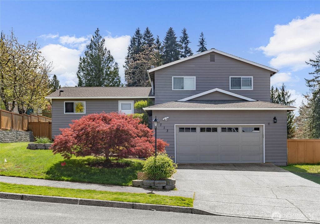 Photo of 2713 NE 23rd Place, Renton, WA 98056 (MLS # 2460137)