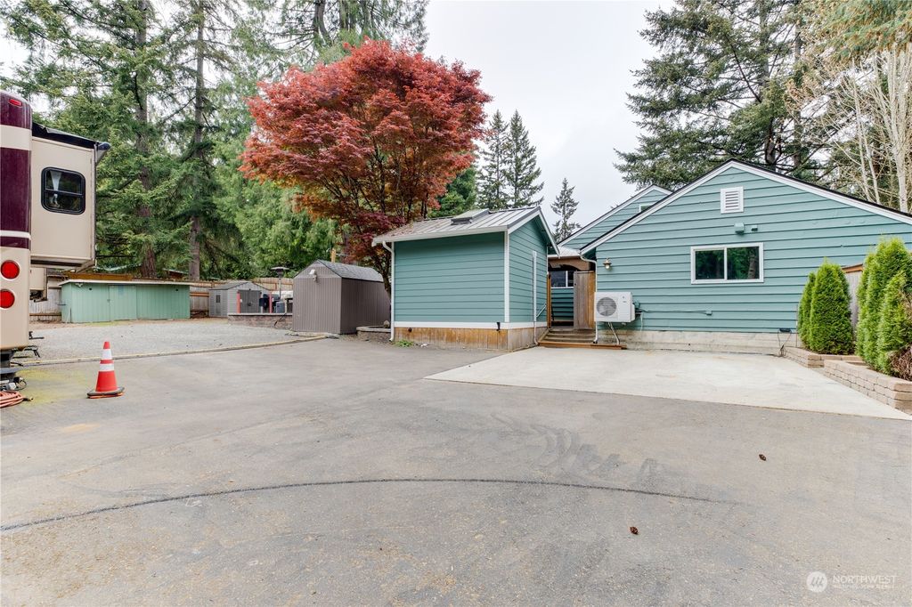 Photo of 575 Mountainside Drive SW, Issaquah, WA 98027 (MLS # 2217271)