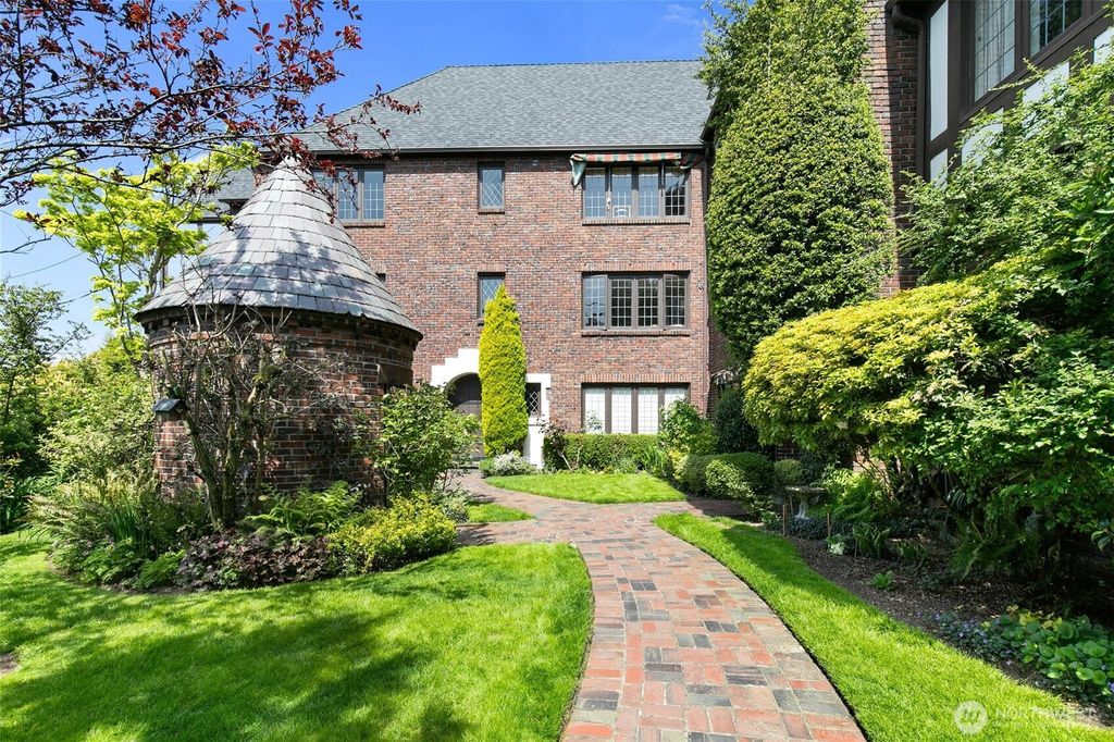 Photo of 750 Belmont Avenue E #3, Seattle, WA 98102 (MLS # 2367096)