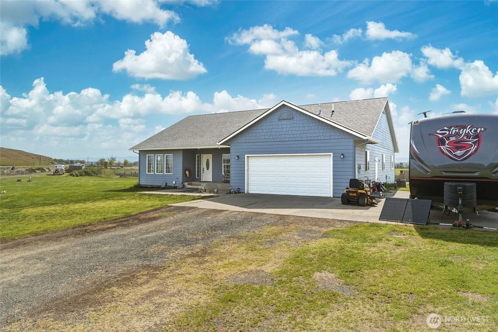 Photo of 219 Reeds Road, Touchet, WA 99360 (MLS # 2511967)