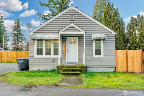 516 11th Street NW Puyallup WA 98371