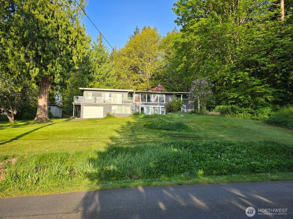 Photo of 2012 Lake Avenue, Snohomish, WA 98290 (MLS # 2367623)