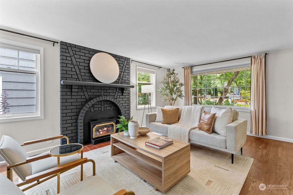 Photo of 13738 Palatine Avenue N, Seattle, WA 98133 (MLS # 2279322)