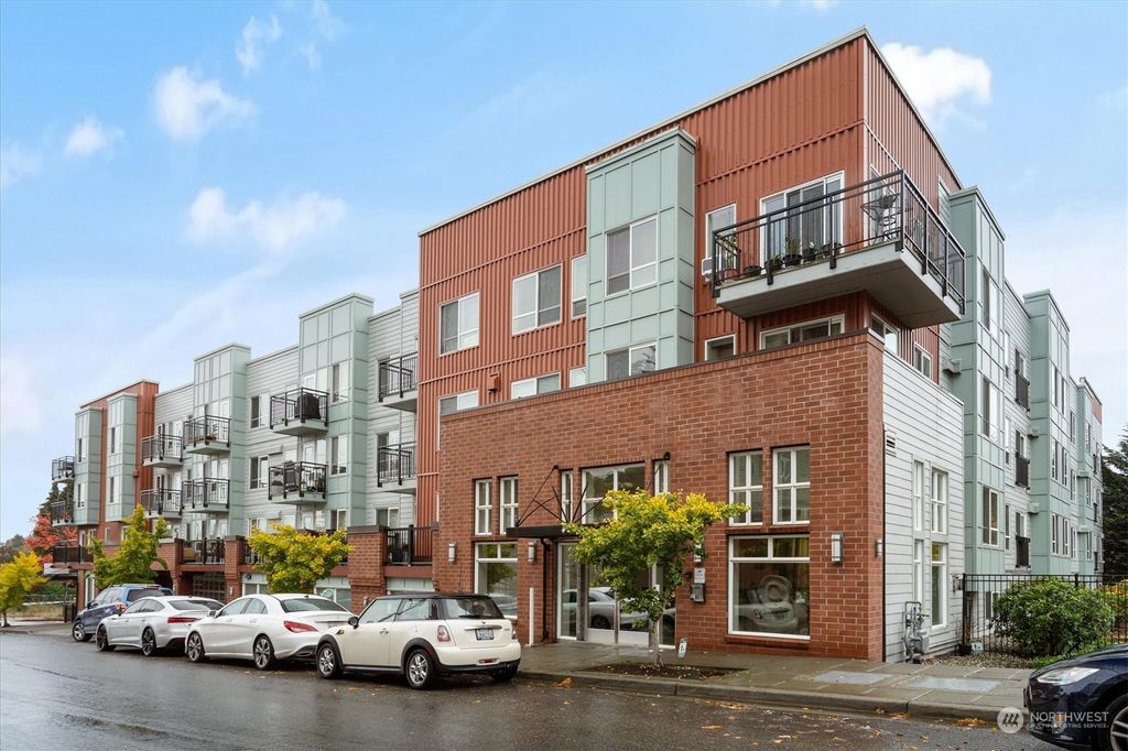 Photo of 424 N 85th Street #410, Seattle, WA 98103 (MLS # 2304469)
