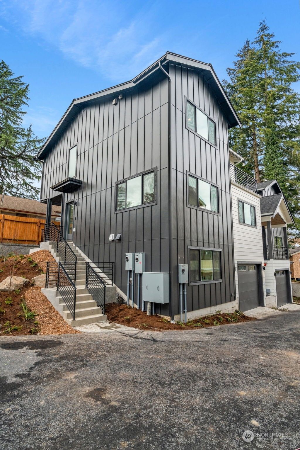 Photo of 10044 Ravenna Avenue NE, Seattle, WA 98125 (MLS # 2064999)
