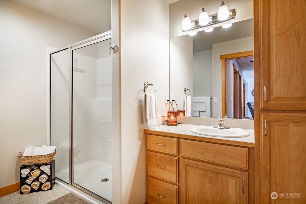 listing image 9369322878764417439
