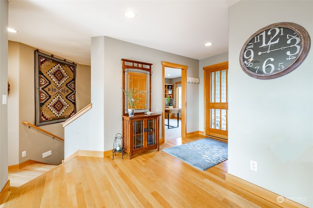 listing image 9367648120791226581
