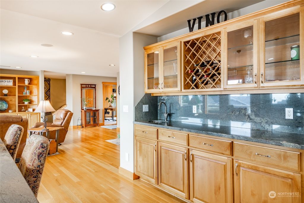 listing image 9360558516951871126
